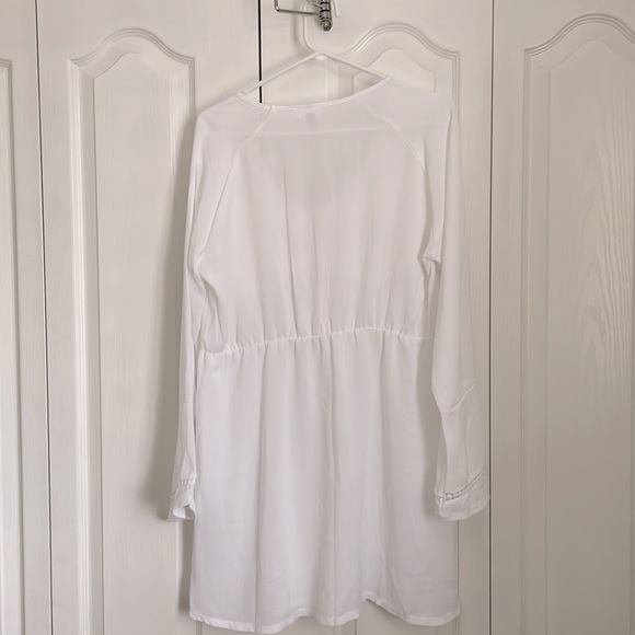 Wearabouts beach cover up. - Picture 2 of 4